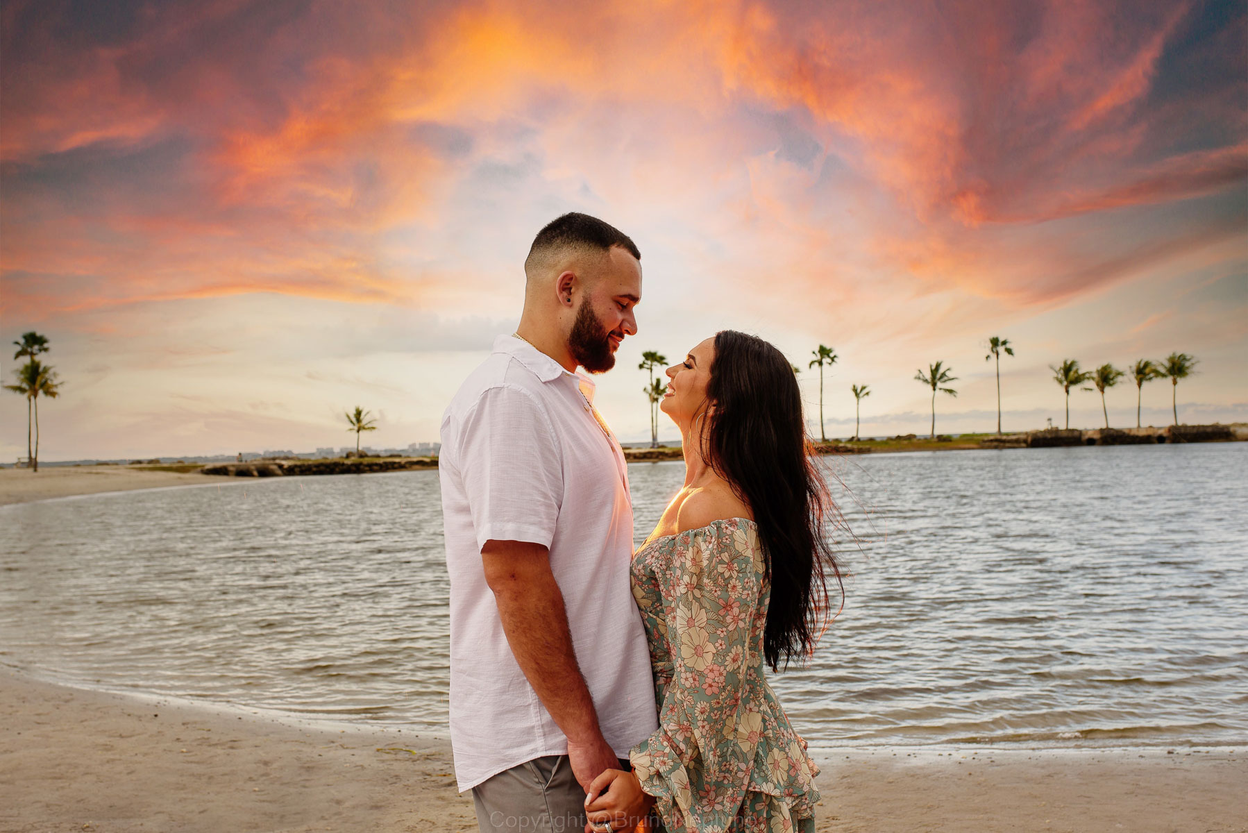 miami sunset couple photoshoot 